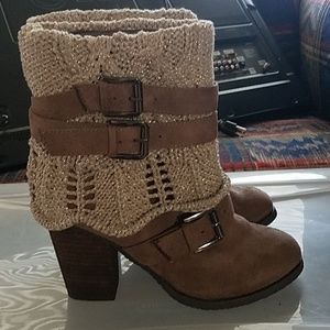 Sweater boot